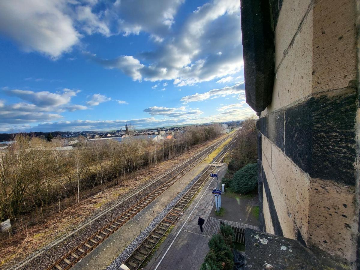 Wohnen Wie Im Schloss - Alter Bahnhof Von Kruft Exterior photo