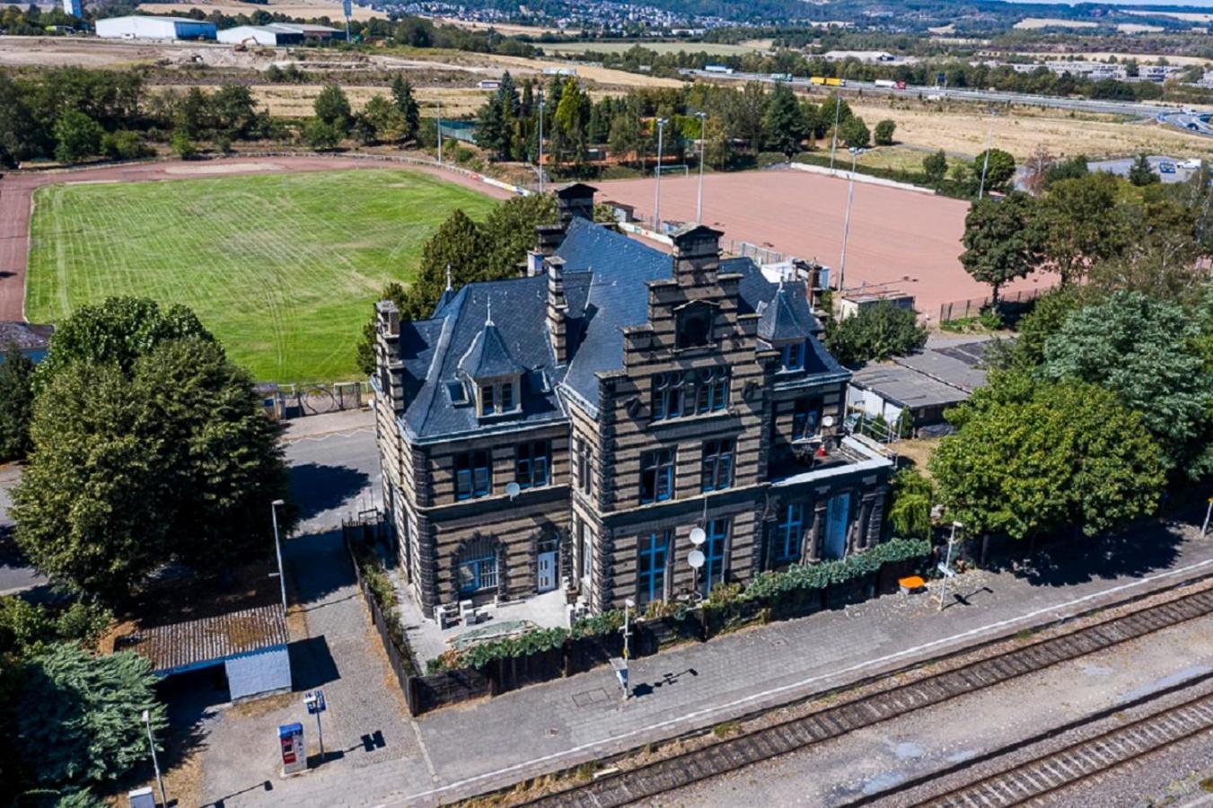 Wohnen Wie Im Schloss - Alter Bahnhof Von Kruft Exterior photo